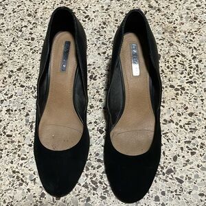 Black wedges very pretty